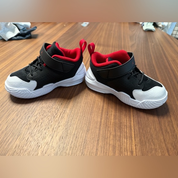 Kids Air Jordan’s - Picture 2 of 6